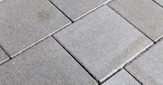 Гранитная брусчатка для дорожек и площадок в Кузнецке в октябре
