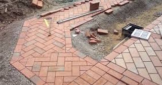 Укладка тротуарной плитки в Кузнецке в октябре