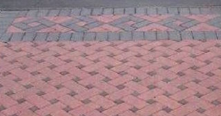 Укладка тротуарной плитки на старое бетонное основание в Кузнецке в октябре
