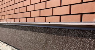 Облицовка цоколя керамогранитом в Кузнецке в октябре