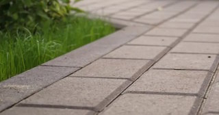 Профессиональная укладка тротуарных дорожек в Кузнецке в октябре